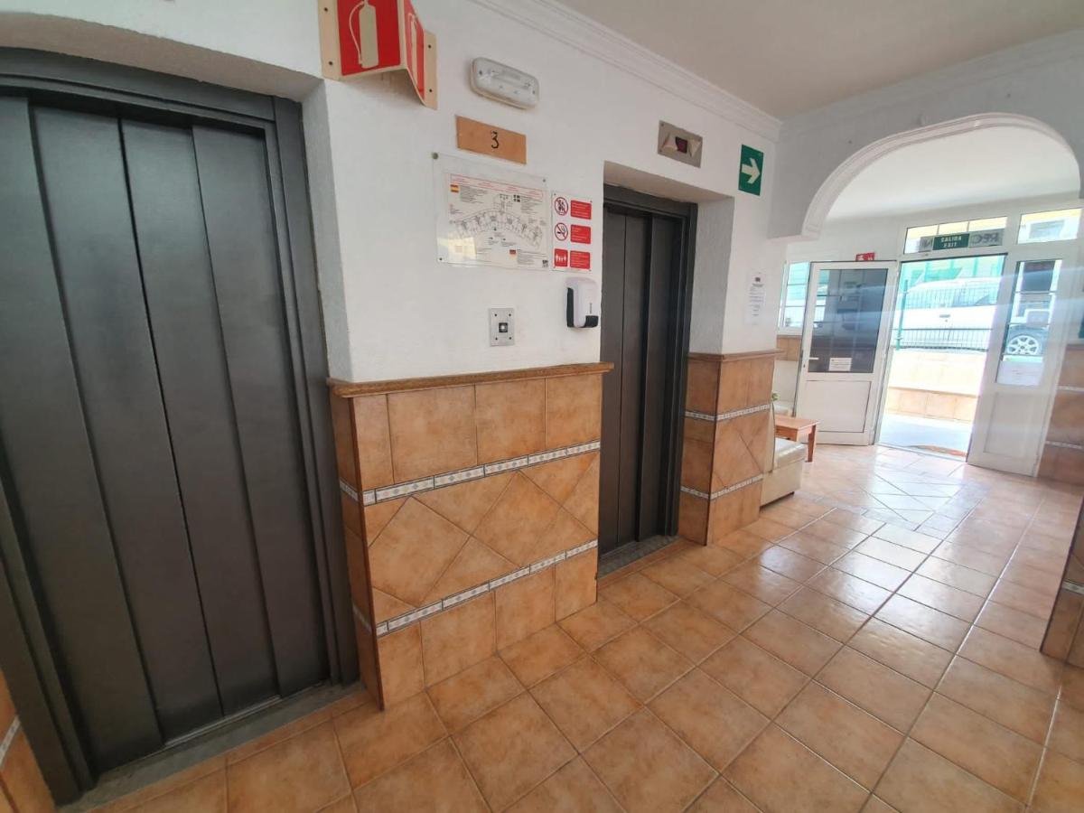 Ocean Front Cozy 2 Bedroom, 3 Beds Spacious- Netflix, Pool, Beach Lift & Fast Wifi بلايا ديل إنغلز المظهر الخارجي الصورة