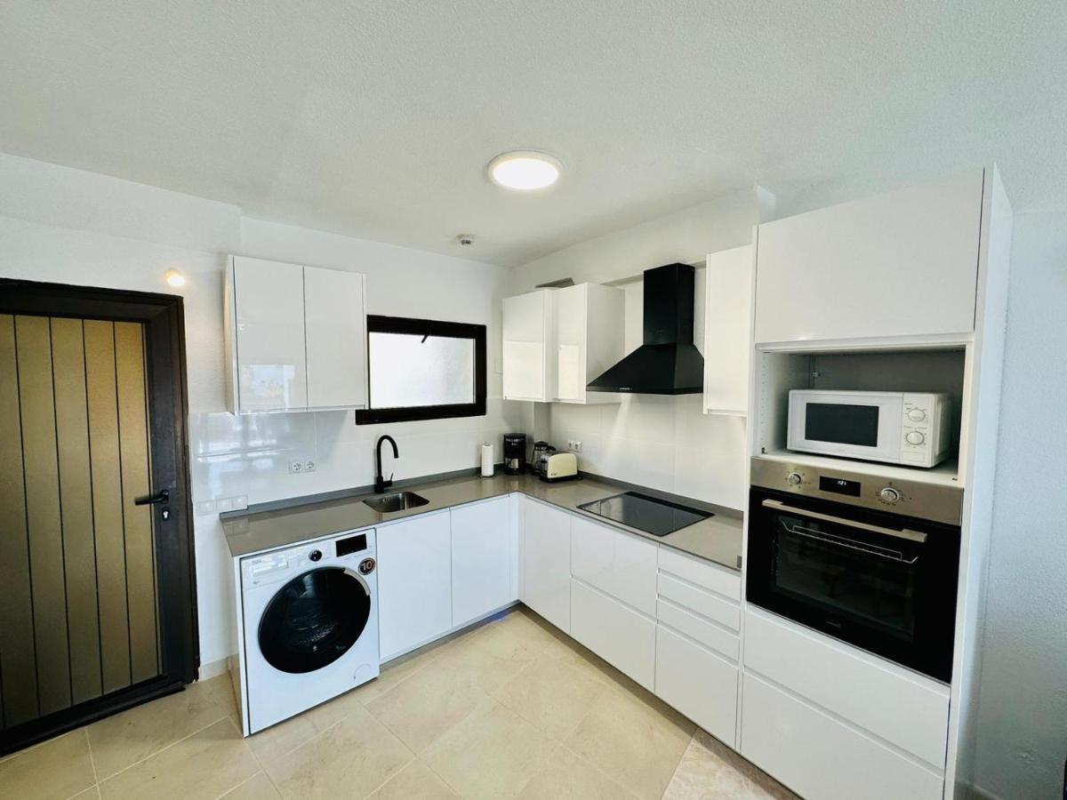 Ocean Front Cozy 2 Bedroom, 3 Beds Spacious- Netflix, Pool, Beach Lift & Fast Wifi بلايا ديل إنغلز المظهر الخارجي الصورة