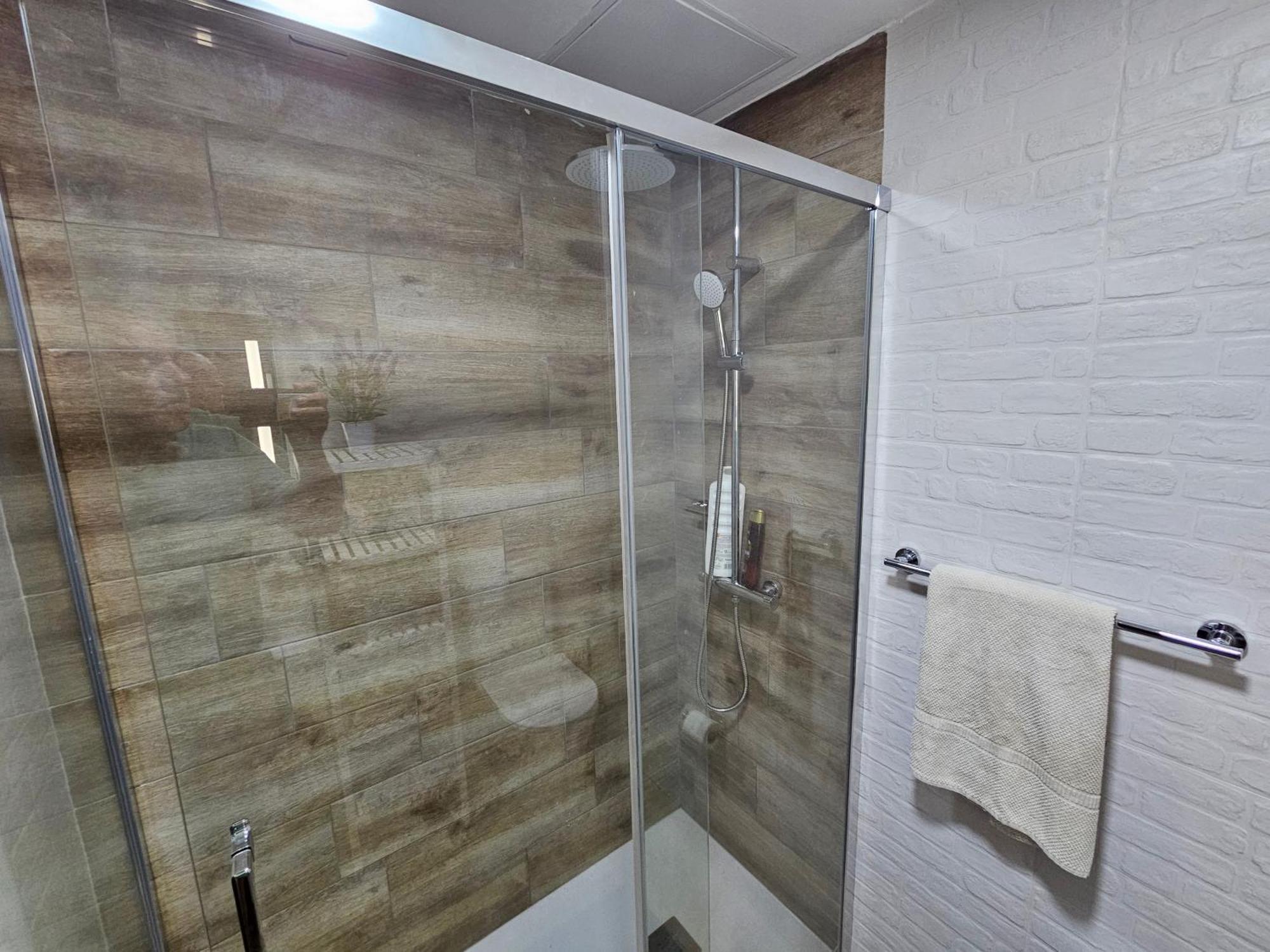 Ocean Front Cozy 2 Bedroom, 3 Beds Spacious- Netflix, Pool, Beach Lift & Fast Wifi بلايا ديل إنغلز المظهر الخارجي الصورة