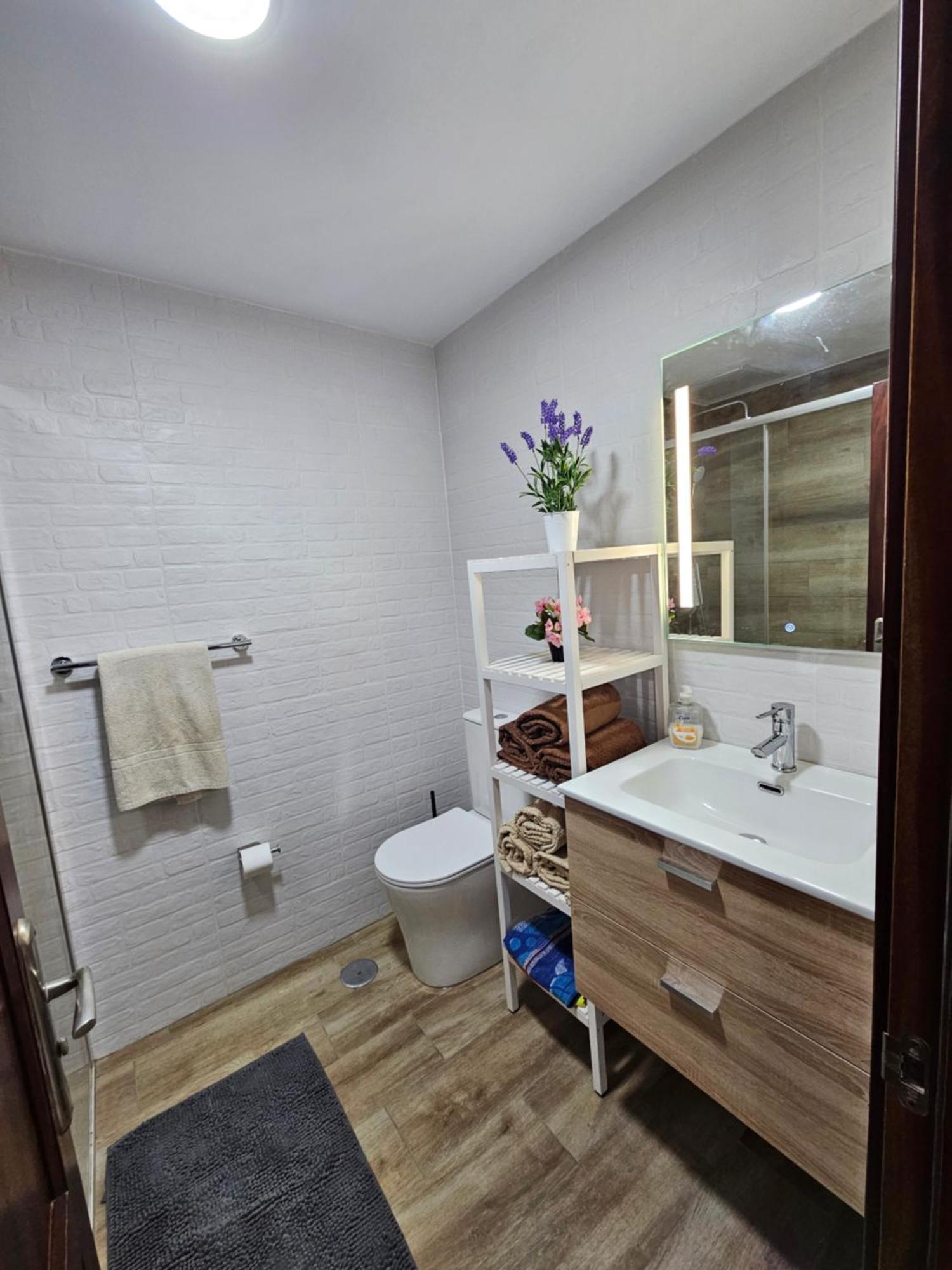 Ocean Front Cozy 2 Bedroom, 3 Beds Spacious- Netflix, Pool, Beach Lift & Fast Wifi بلايا ديل إنغلز المظهر الخارجي الصورة