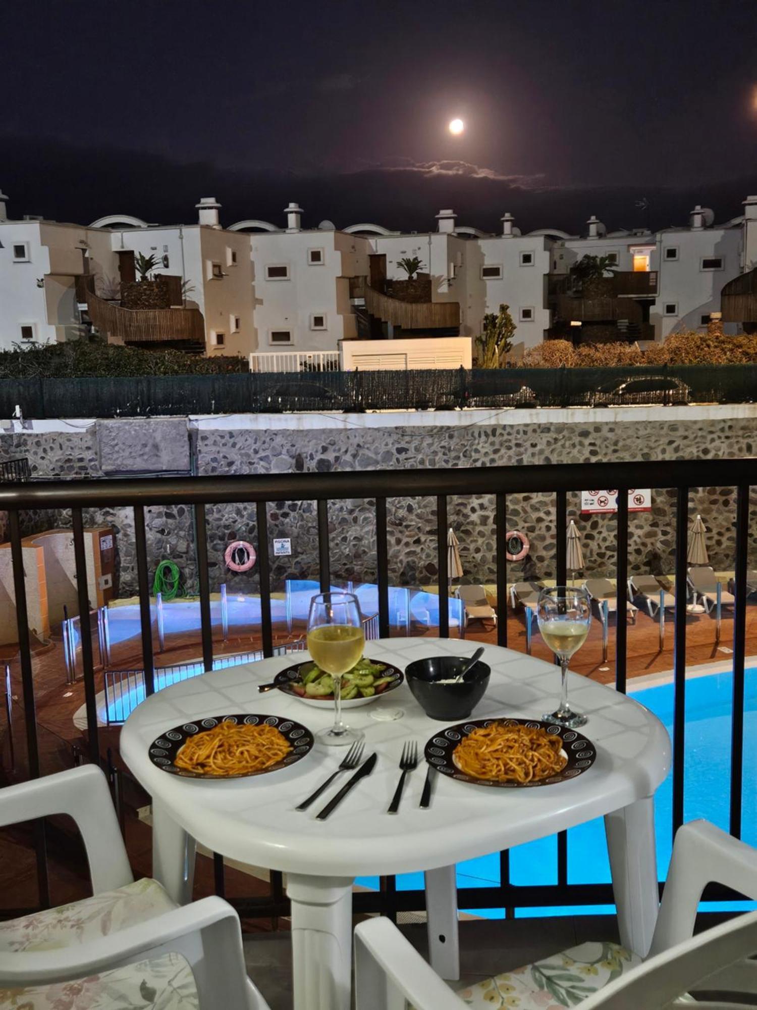 Ocean Front Cozy 2 Bedroom, 3 Beds Spacious- Netflix, Pool, Beach Lift & Fast Wifi بلايا ديل إنغلز المظهر الخارجي الصورة